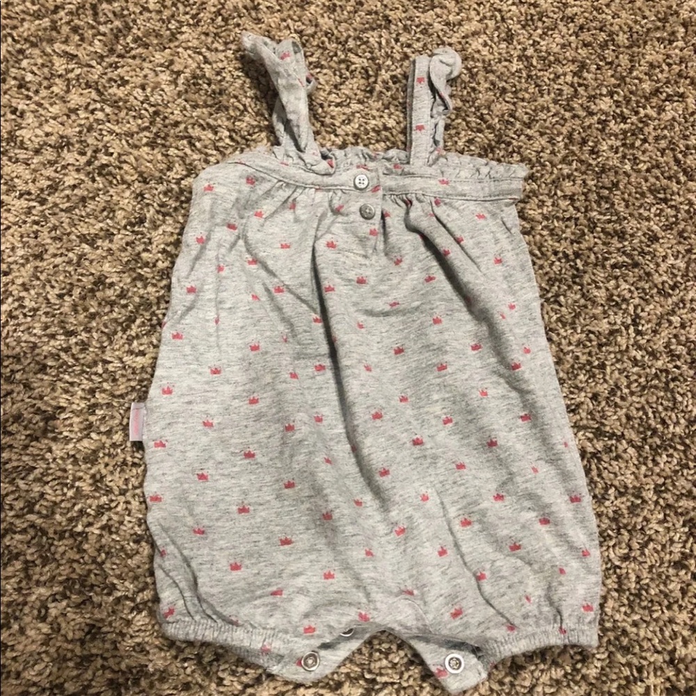 2 Baby Gap Rompers - Picture 6 of 7